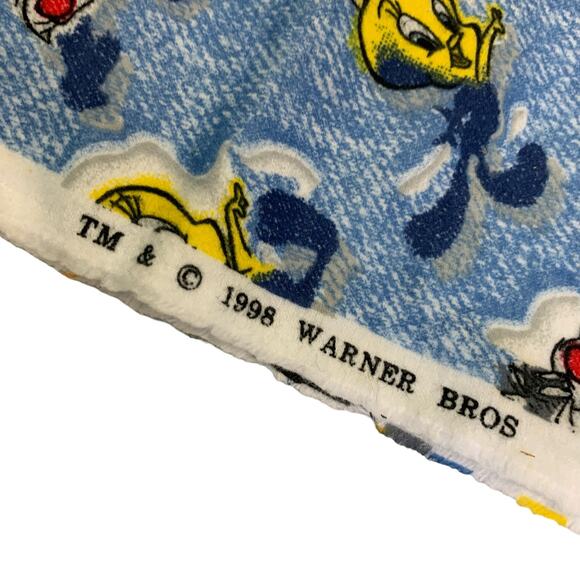 Warner Bros 1998 Vintage Tweety Bird and Sylvester the Cat Fabric 47.75"x45" - Picture 4 of 4